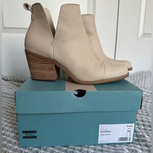 TOMS Everly Cutout Ankle Boots – Beige Leather Cream – With Box